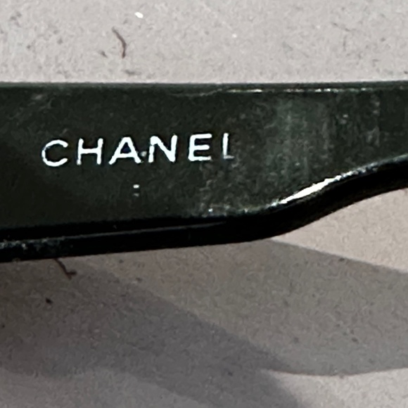 Authentic Vintage Chanel Frame - Picture 5 of 12